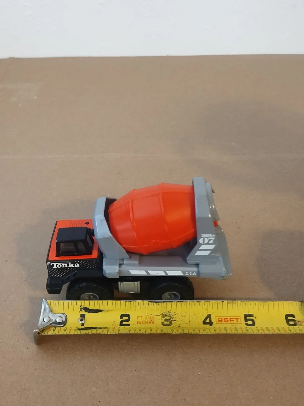 Vintage 2007 Maisto Tonka Cement Mixer Diecast/Plastic Truck red and black gray